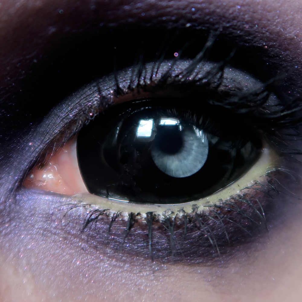 MesmerEyez - Pitch Black Sclera Kontaktlinse Halloween - 1 Jahr - Schwarz
